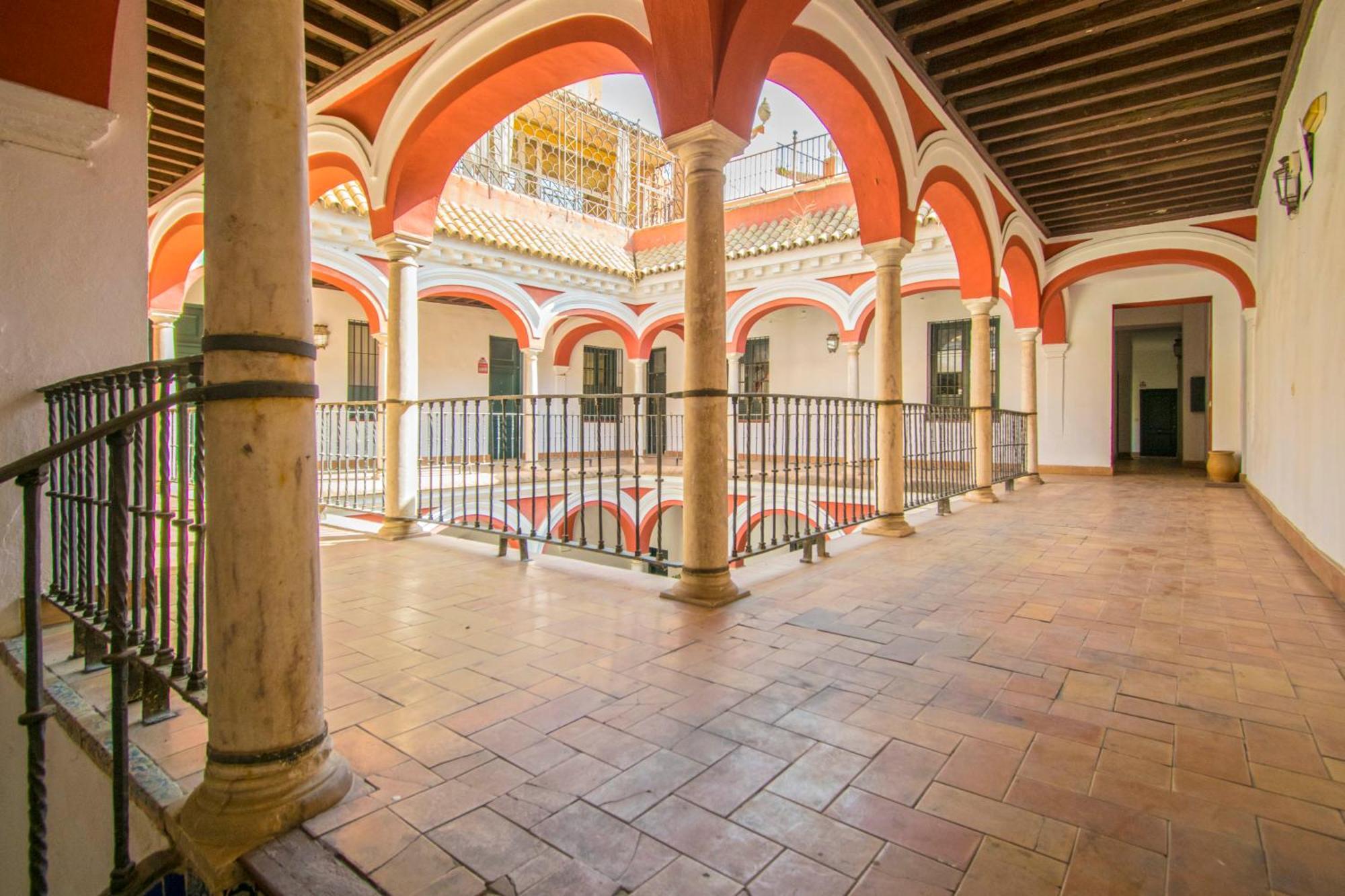 Precioso Duplex Estilo Sevillano En Pleno Centro